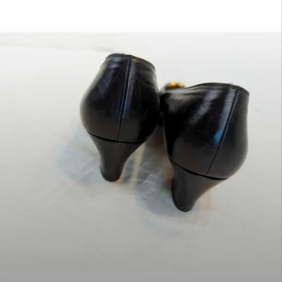 Salvatore Ferragamo Size 7 AA Slim Fit Black Leather Pumps Heels Women Vintage - Picture 7 of 9